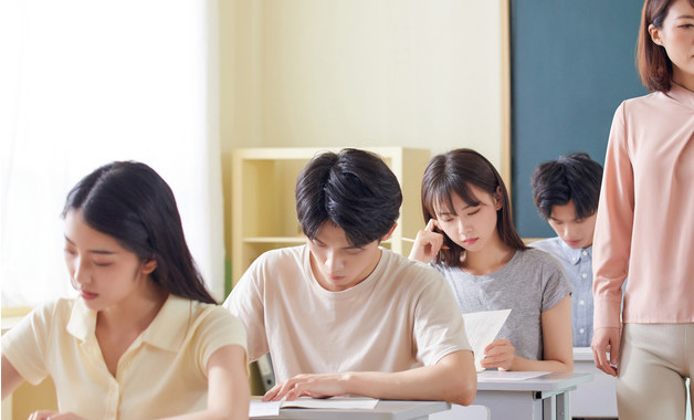 小學體育教師述職報告示例十二篇